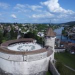 Luftaufnahme des Munots in Schaffhausen mit Blick auf den Rhein und die Stadt
