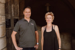 Lukas Meister und Sabine Hinz im Gespräch auf der Munotzinne