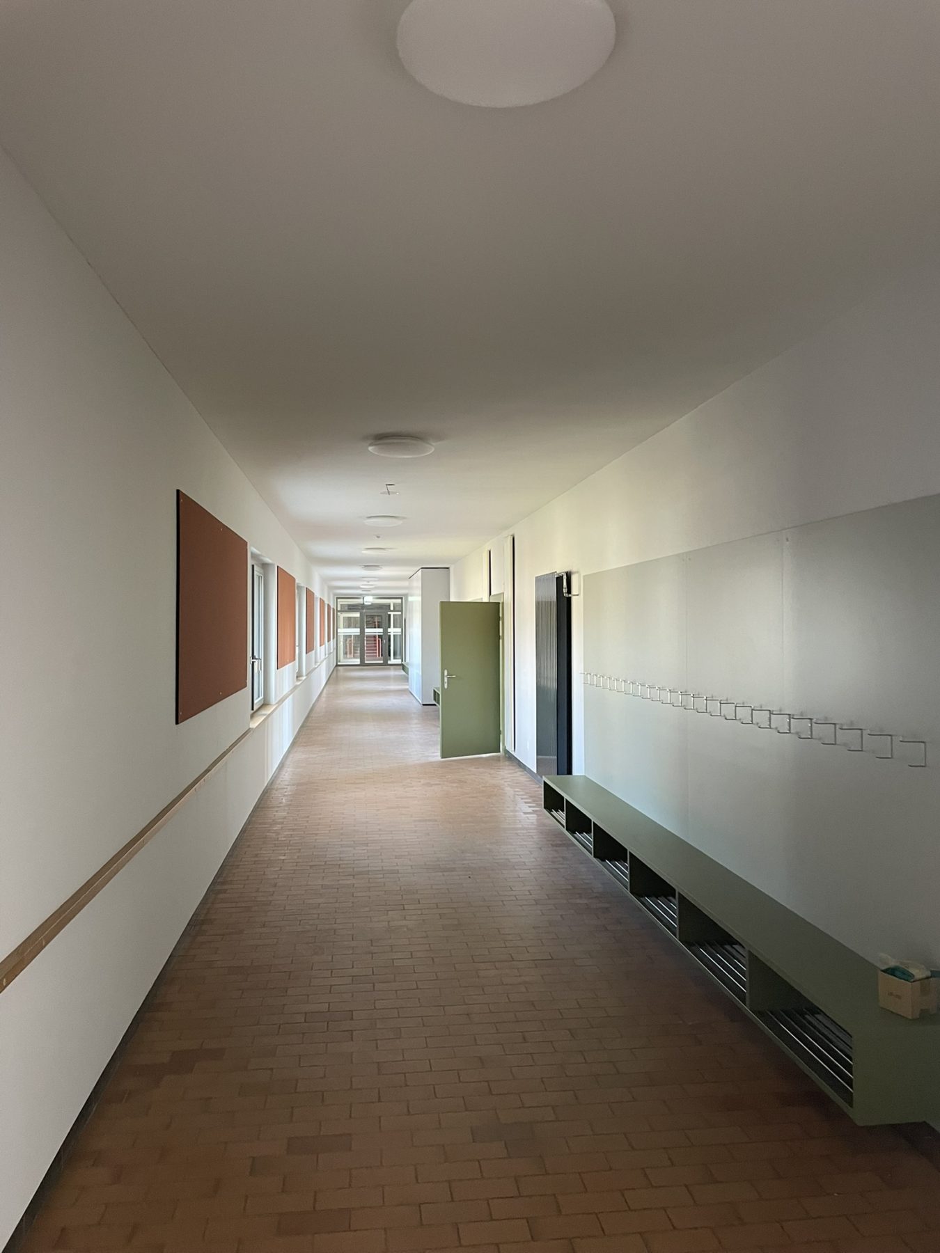 Schulhaus Kreuzgut: Elektroinstallationen für eine moderne Lernumgebung